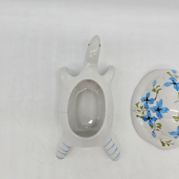 Vintage Porcelain Turtle Trinket Box Made in Portugal Floral White Blue READ - Picture 5 of 10